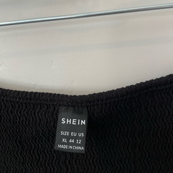 TIGHT CROPPED BLACK BLOUSE - Picture 3 of 5